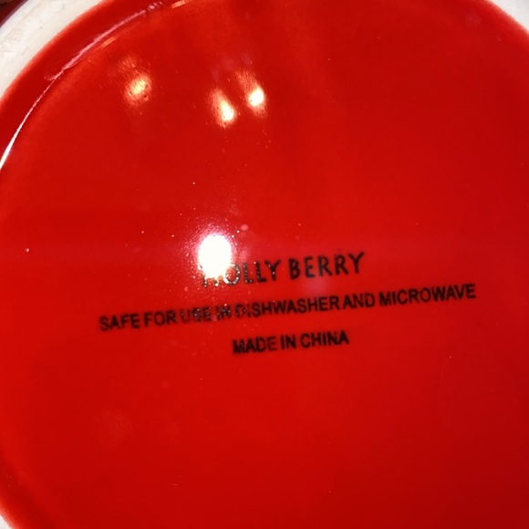 Holly Berry serving bowls set of 2 - Picture 4 of 4